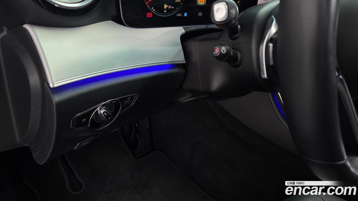 Mercedes-Benz E-Class 2021