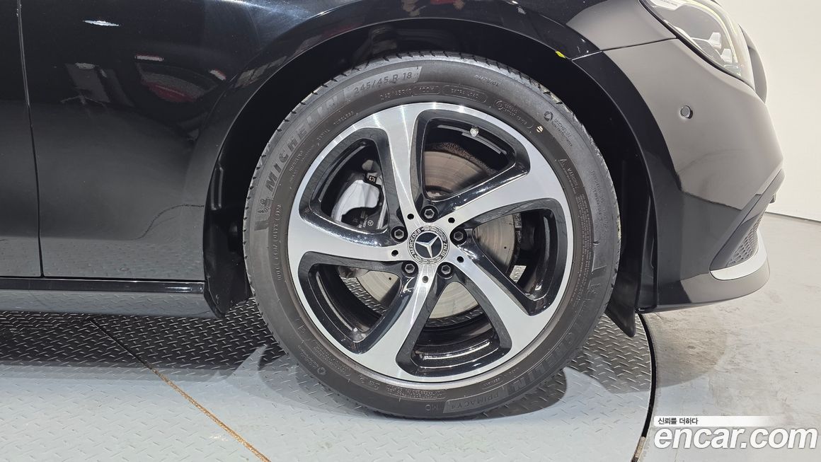 Mercedes-Benz E-Class 2021