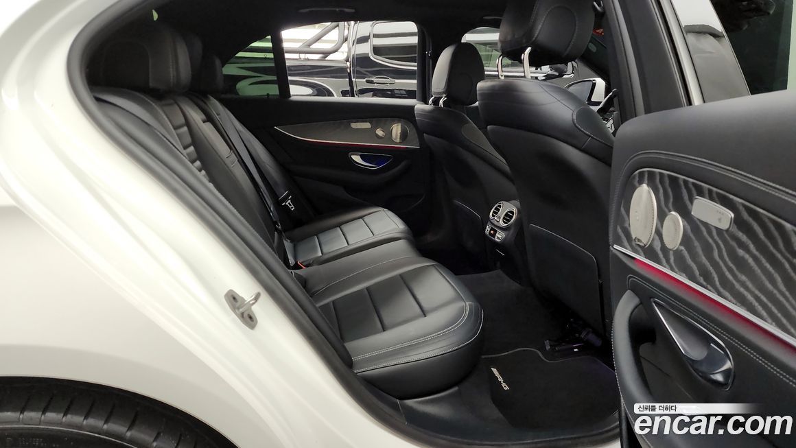 Mercedes-Benz E-Class 2021