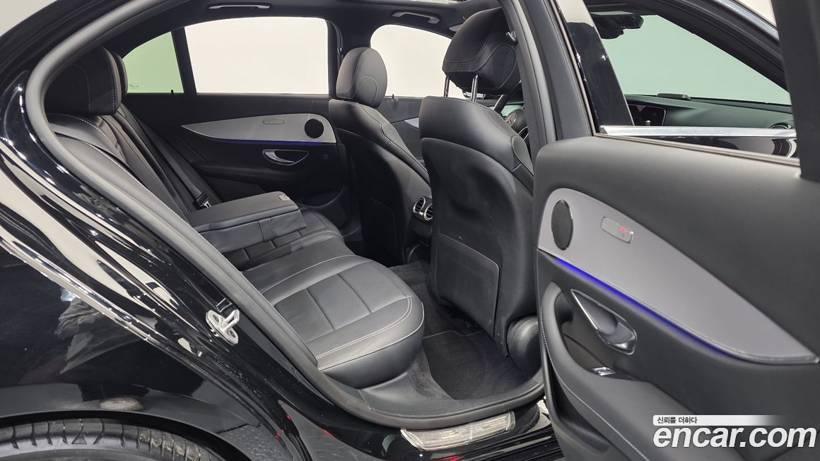 Mercedes-Benz E-Class 2021