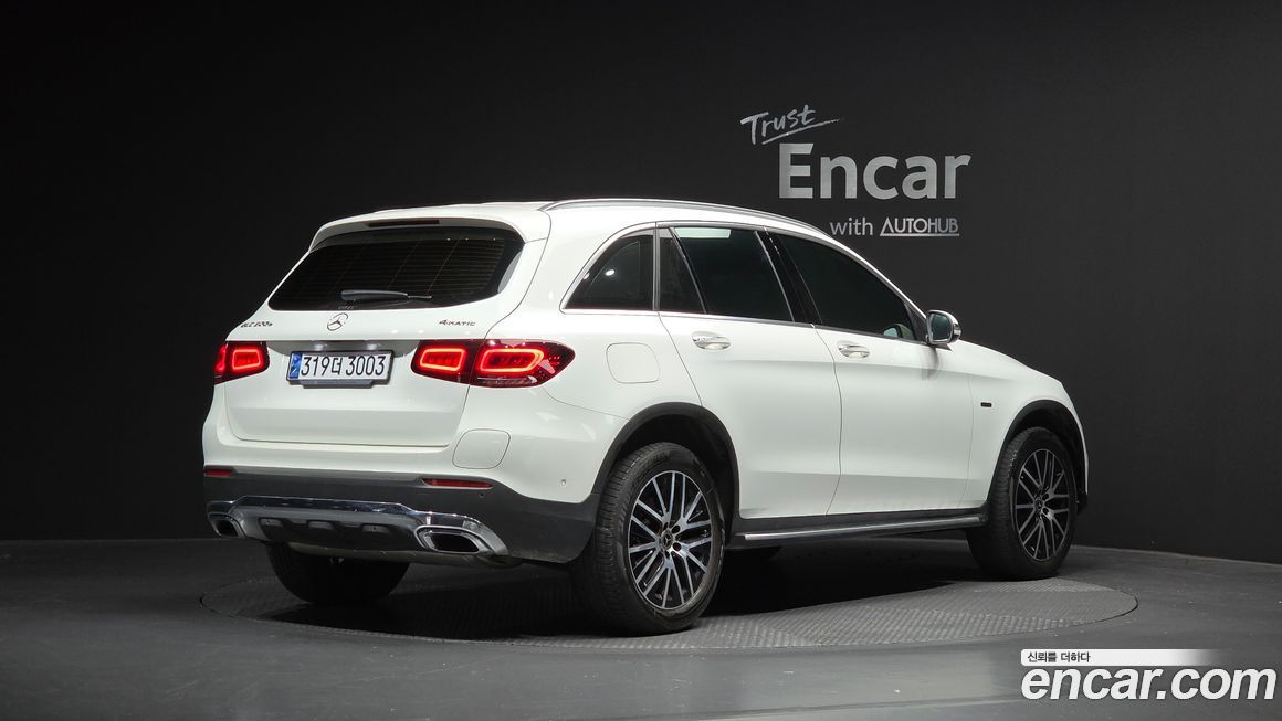 Mercedes-Benz GLC-Class 2021