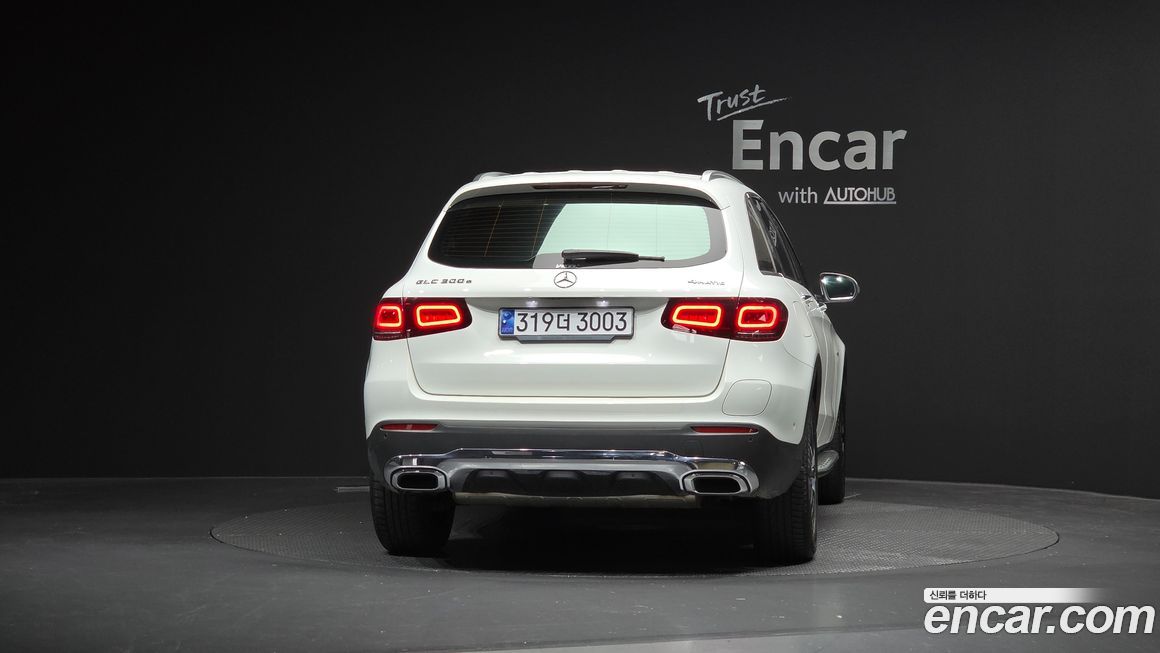 Mercedes-Benz GLC-Class 2021