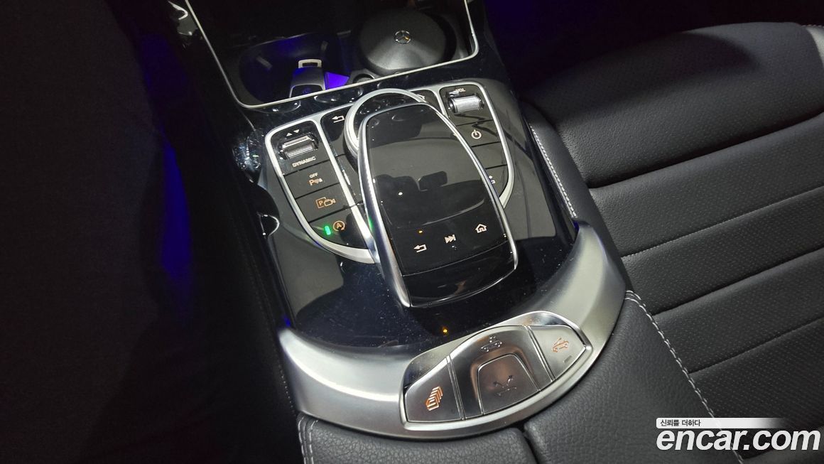 Mercedes-Benz C-Class 2020