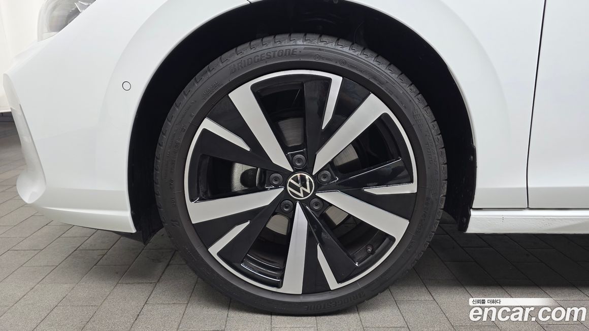 Volkswagen Golf 2025