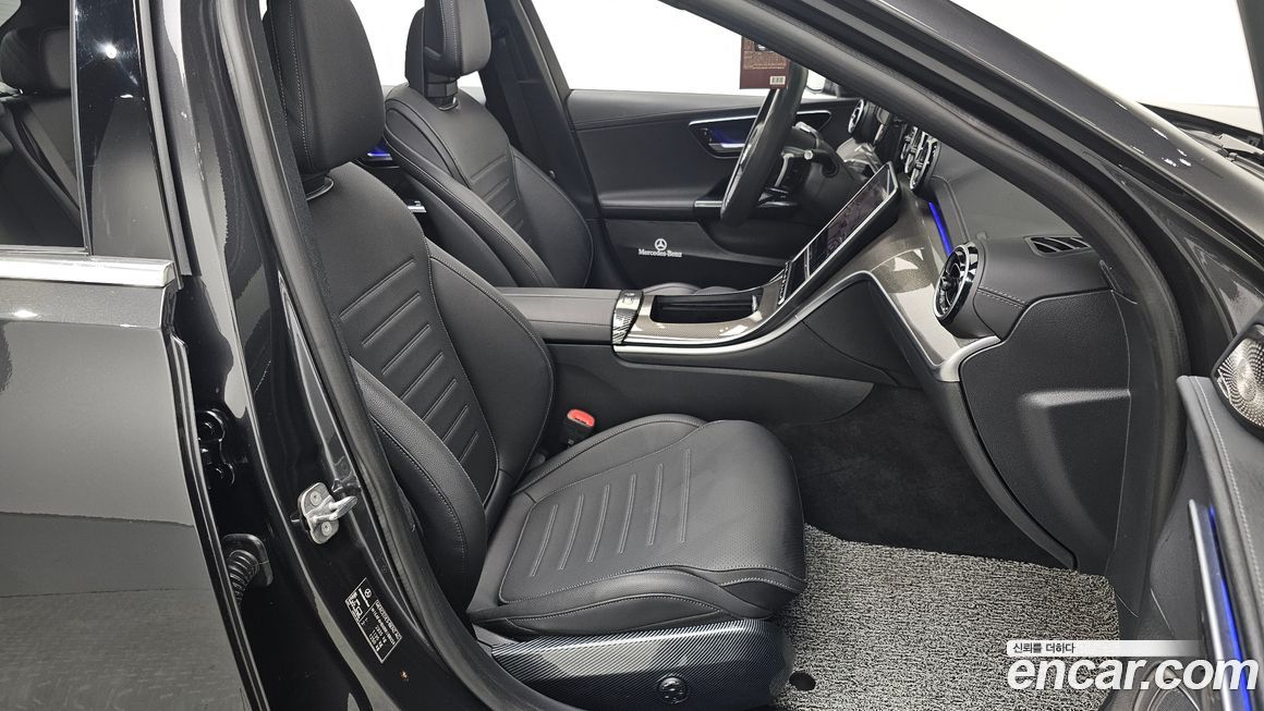 Mercedes-Benz C-Class 2024
