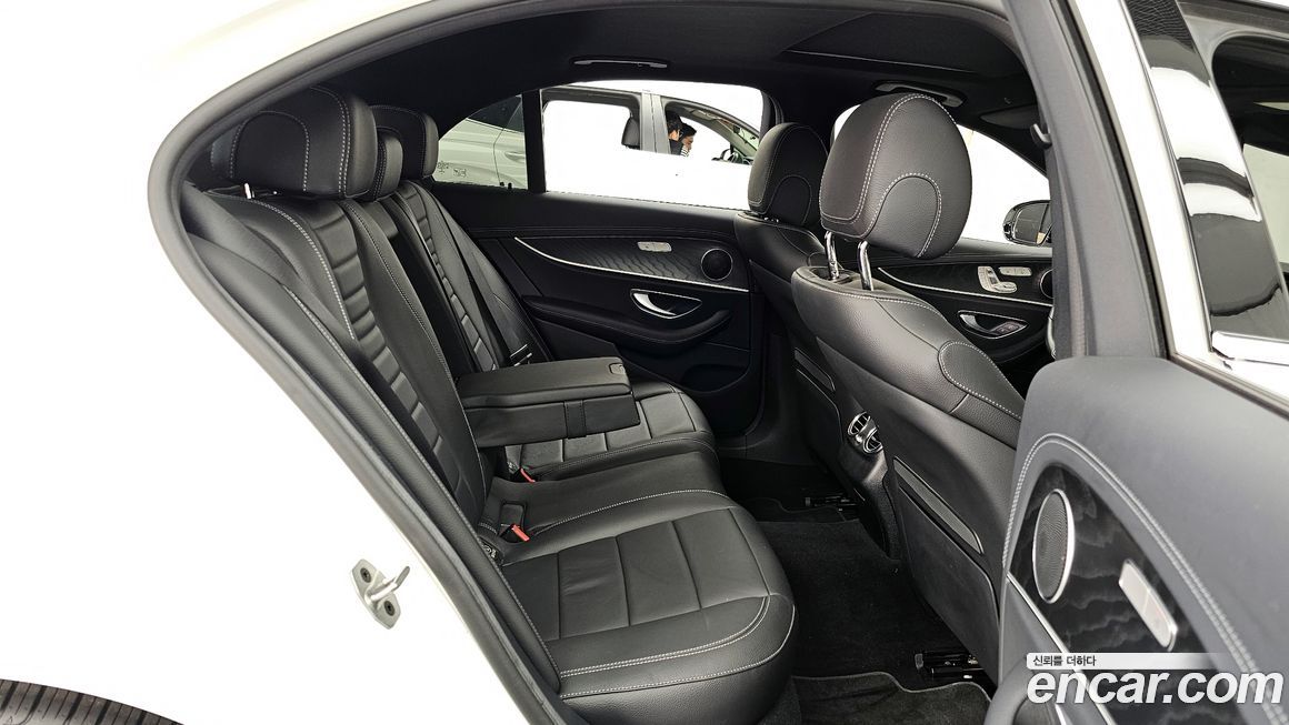 Mercedes-Benz E-Class 2023