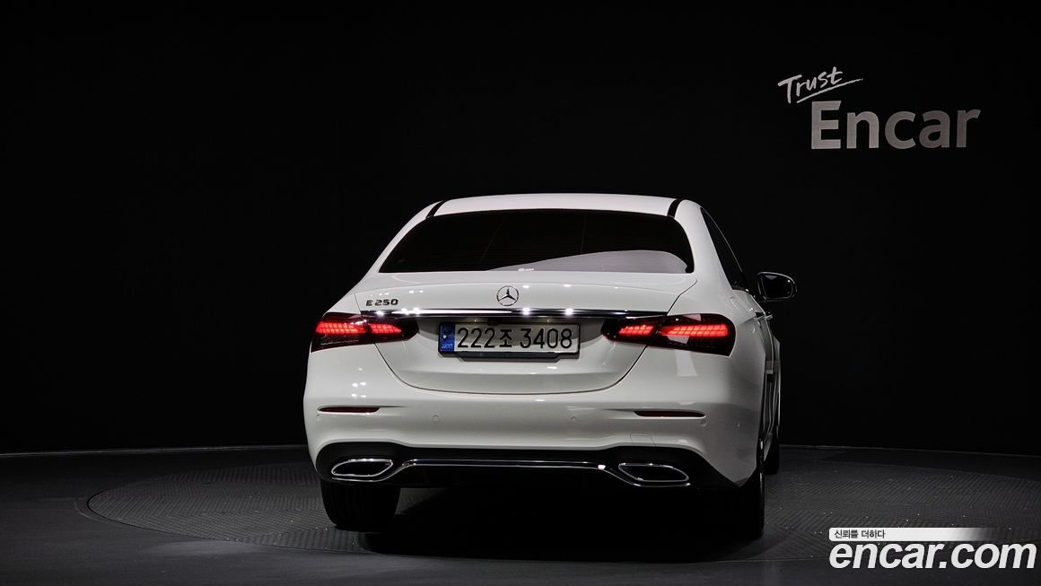 Mercedes-Benz E-Class 2023