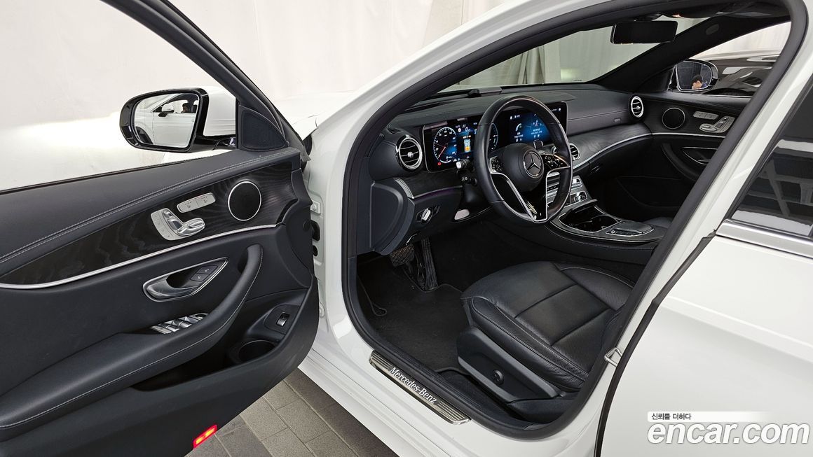 Mercedes-Benz E-Class 2023