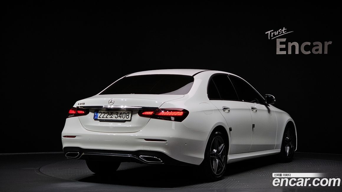 Mercedes-Benz E-Class 2023