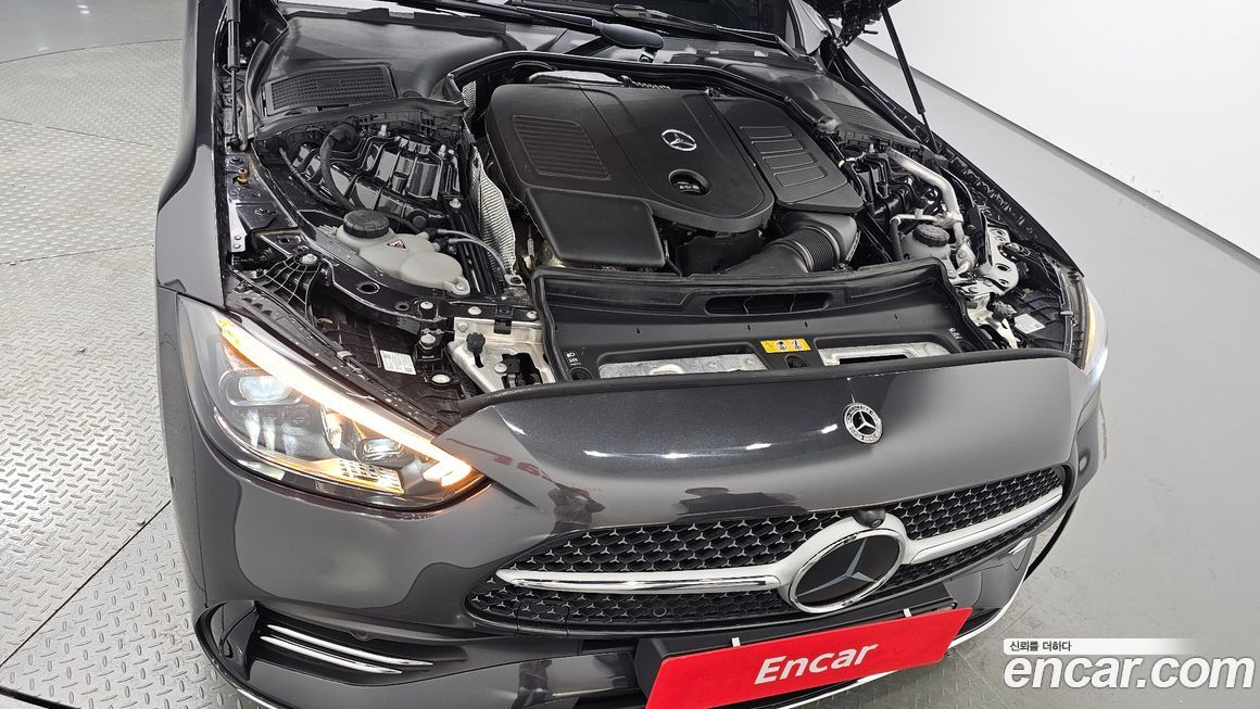 Mercedes-Benz C-Class 2024