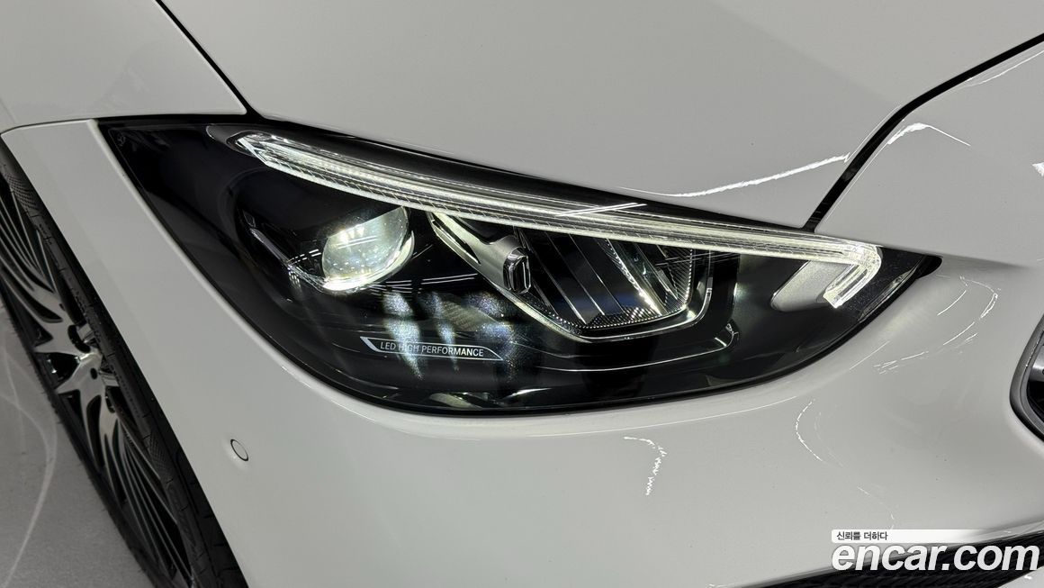 Mercedes-Benz C-Class 2025