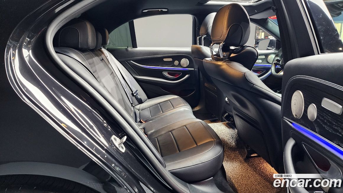 Mercedes-Benz E-Class 2022