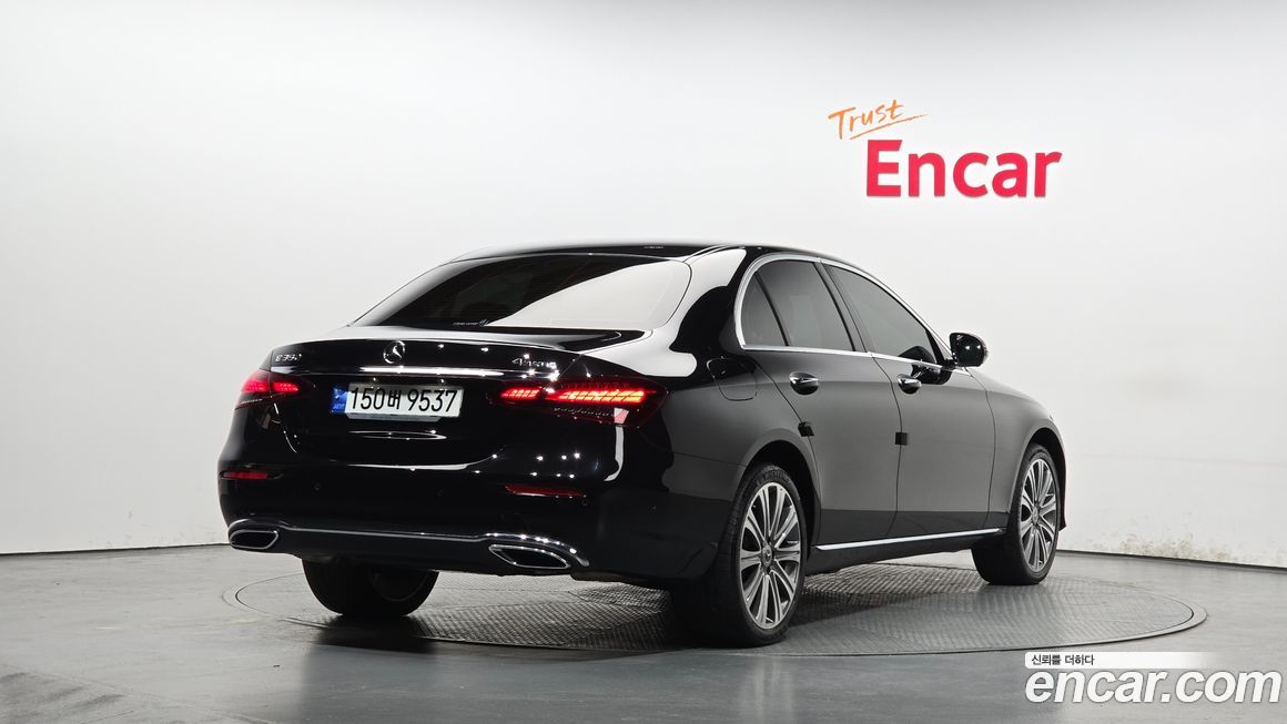 Mercedes-Benz E-Class 2023