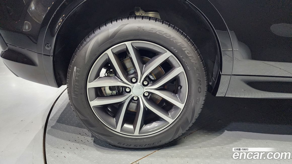 Land Rover Discovery Sport 2024