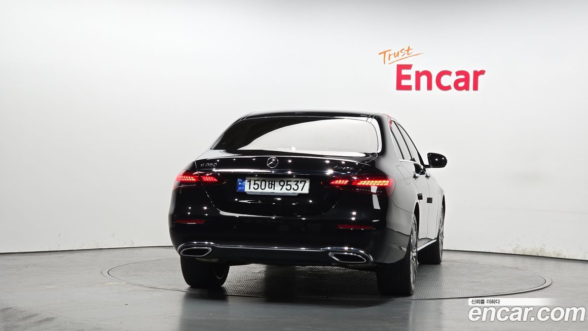 Mercedes-Benz E-Class 2023