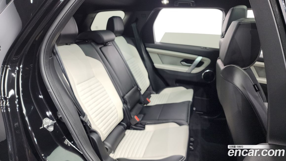 Land Rover Discovery Sport 2024