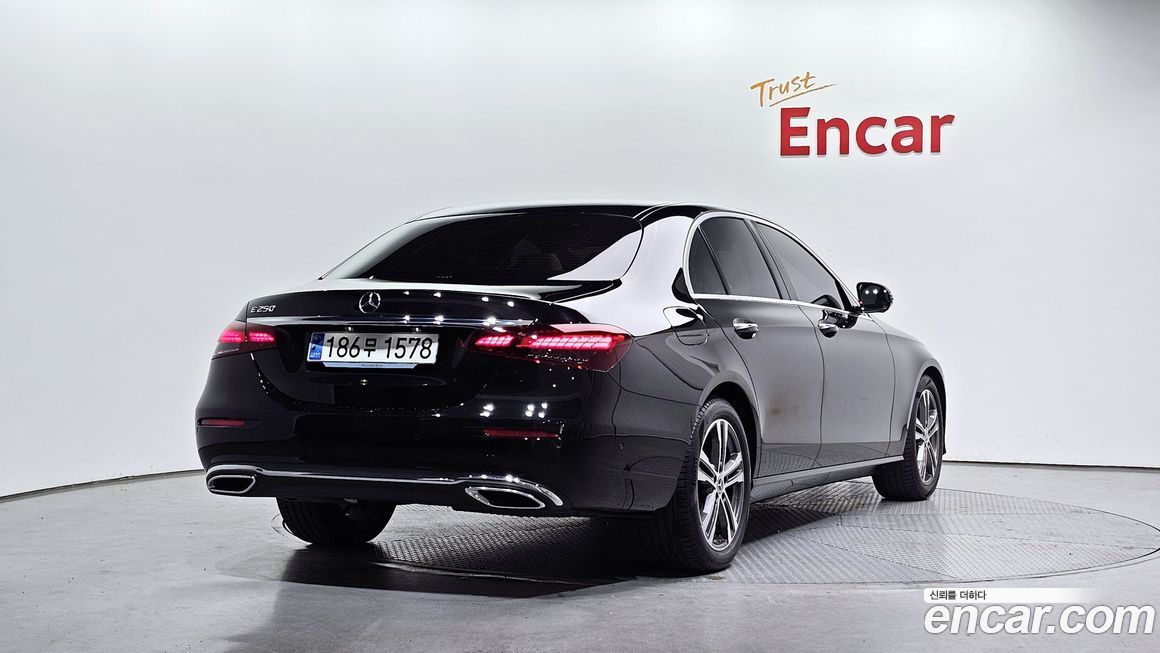 Mercedes-Benz E-Class 2023