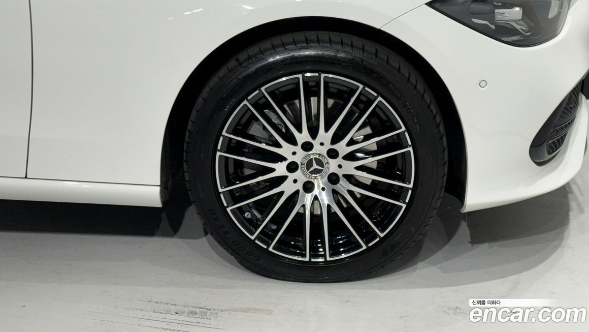 Mercedes-Benz C-Class 2025