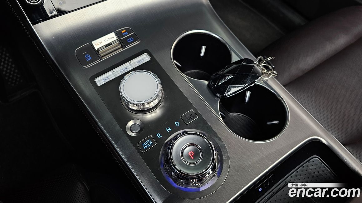 Genesis GV70 2025