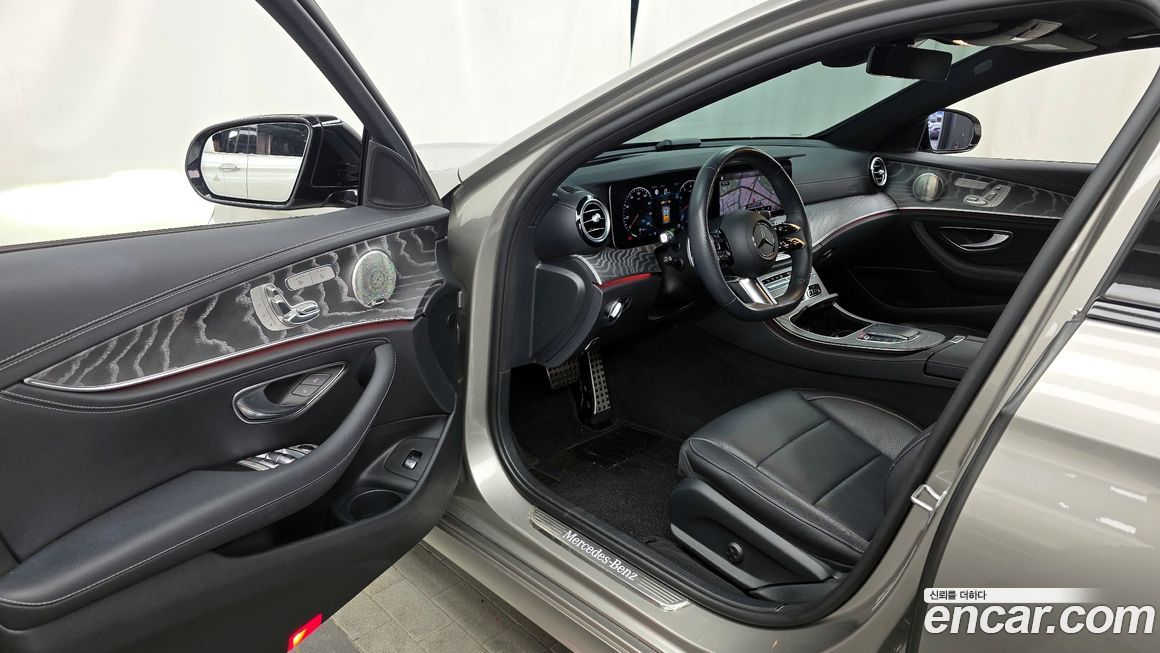 Mercedes-Benz E-Class 2023