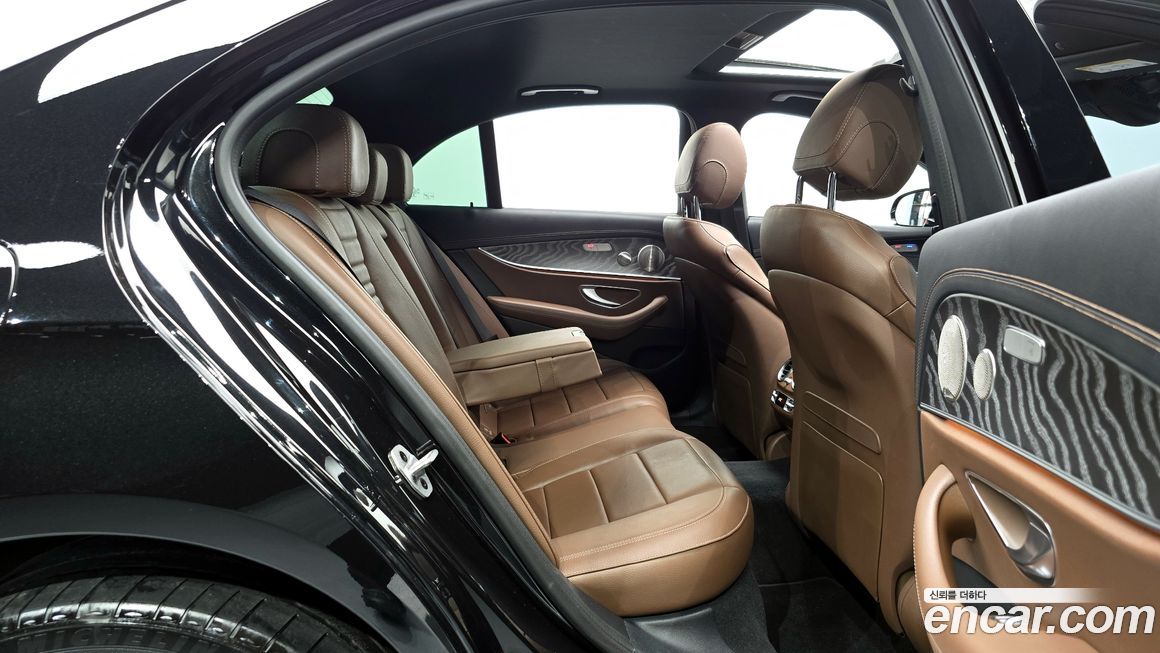 Mercedes-Benz E-Class 2023