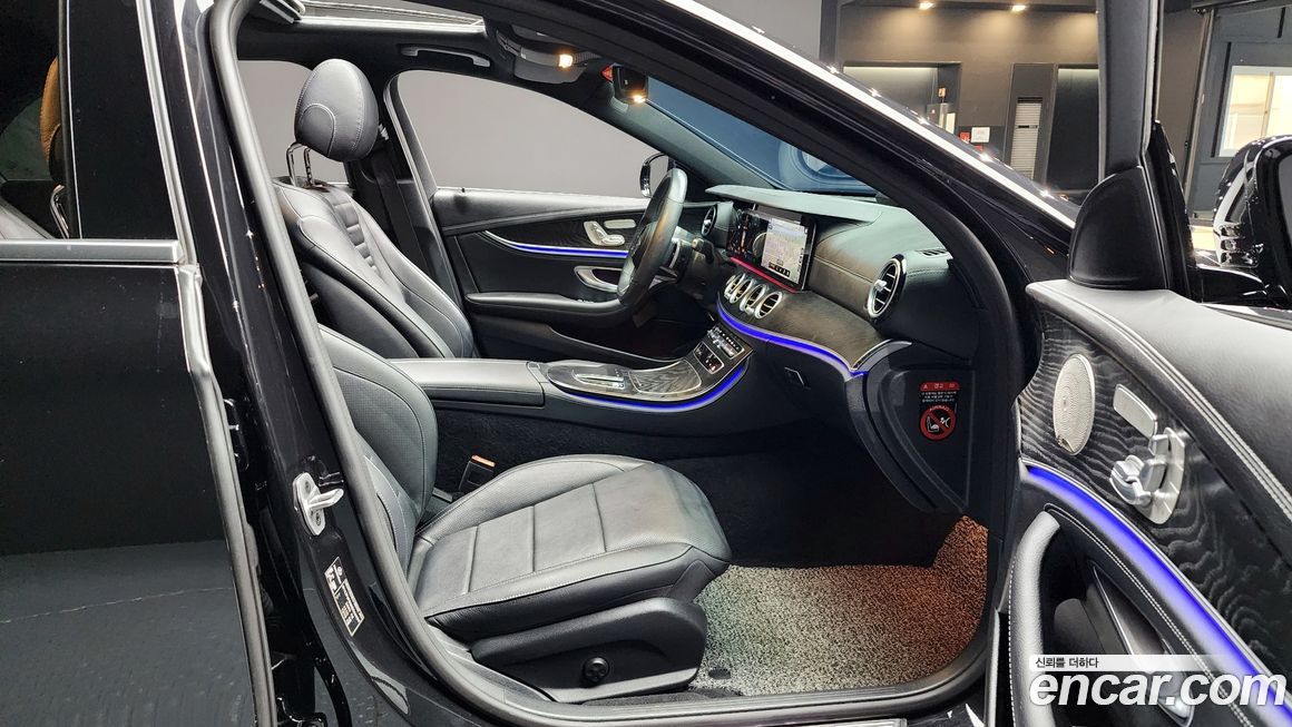 Mercedes-Benz E-Class 2022