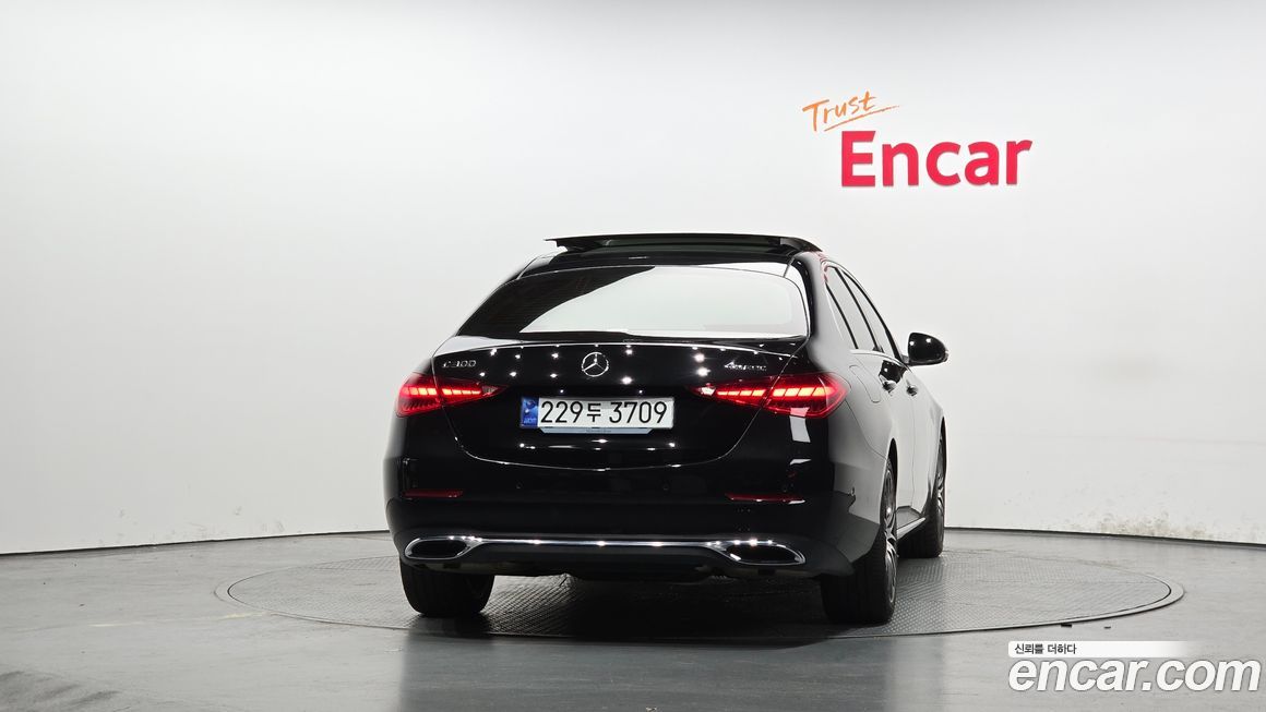 Mercedes-Benz C-Class 2024