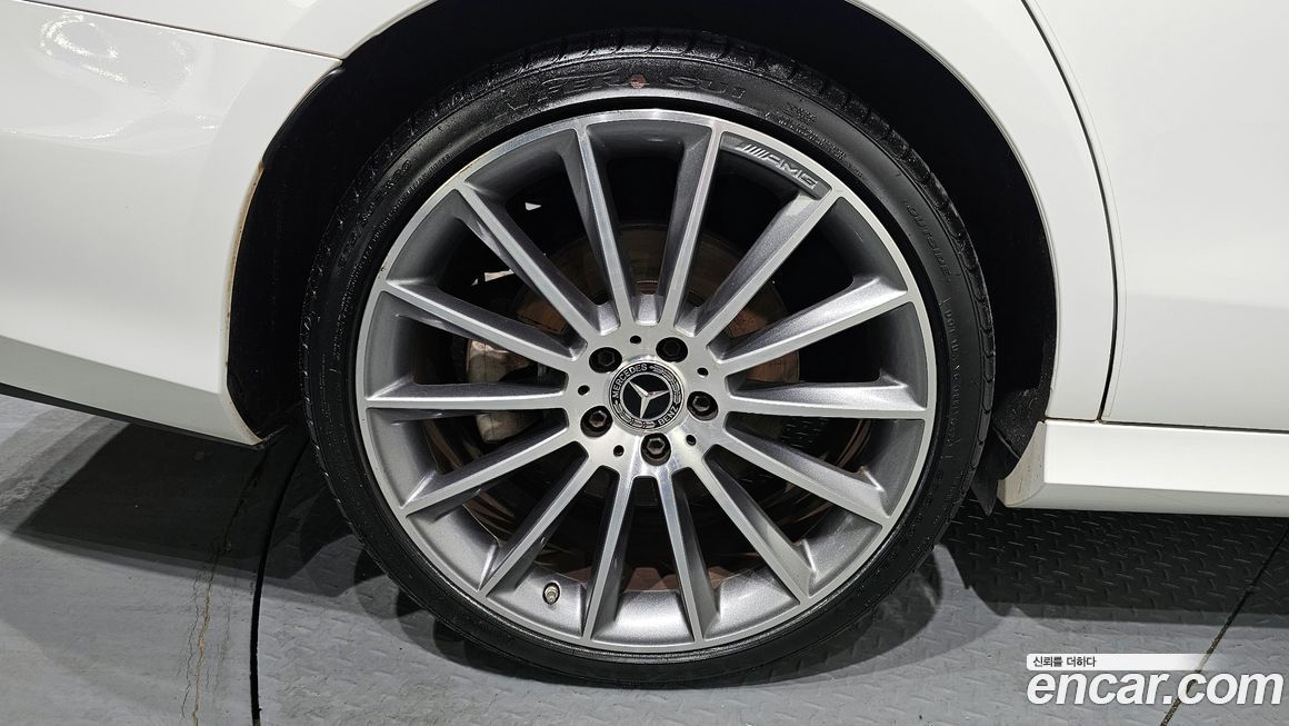 Mercedes-Benz E-Class 2021