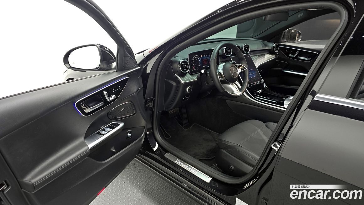 Mercedes-Benz C-Class 2024