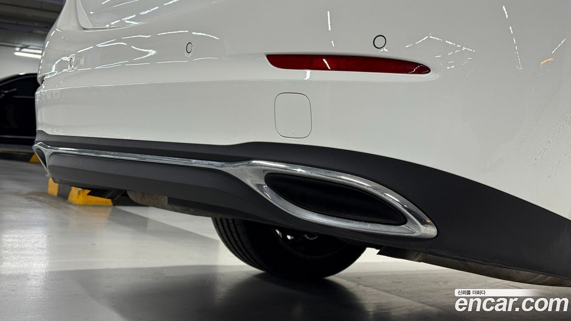 Mercedes-Benz C-Class 2025