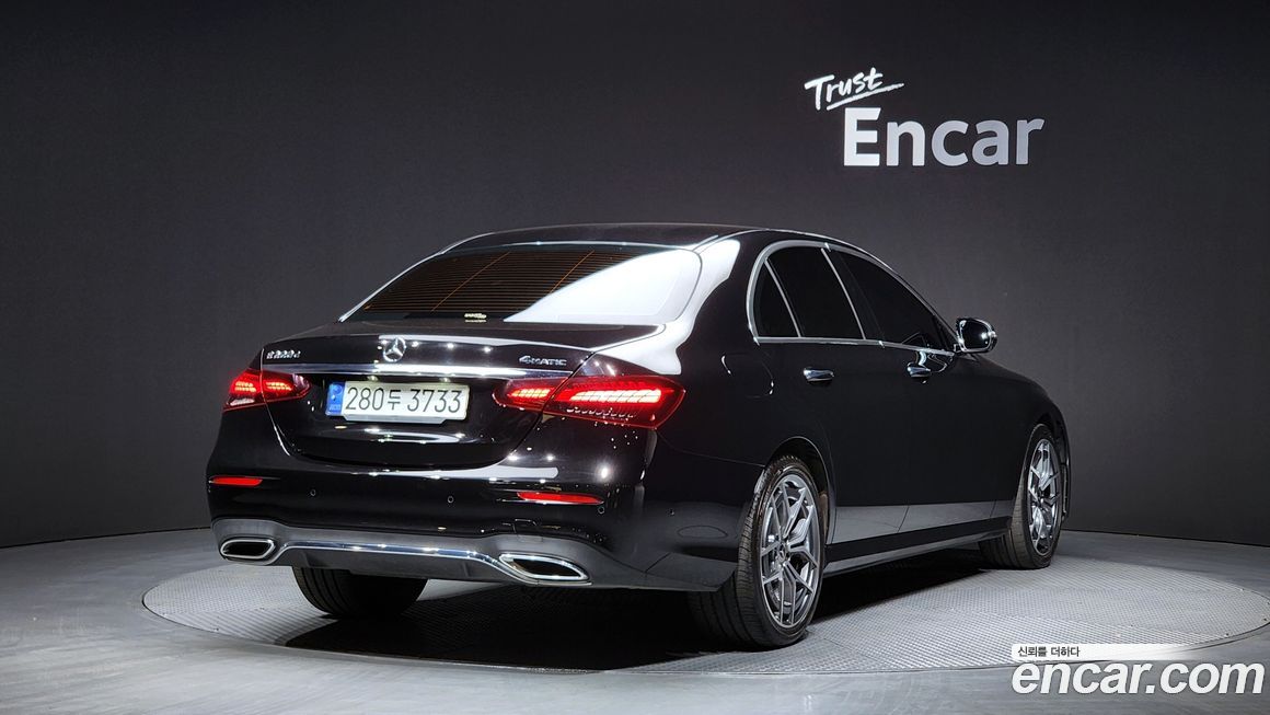 Mercedes-Benz E-Class 2022