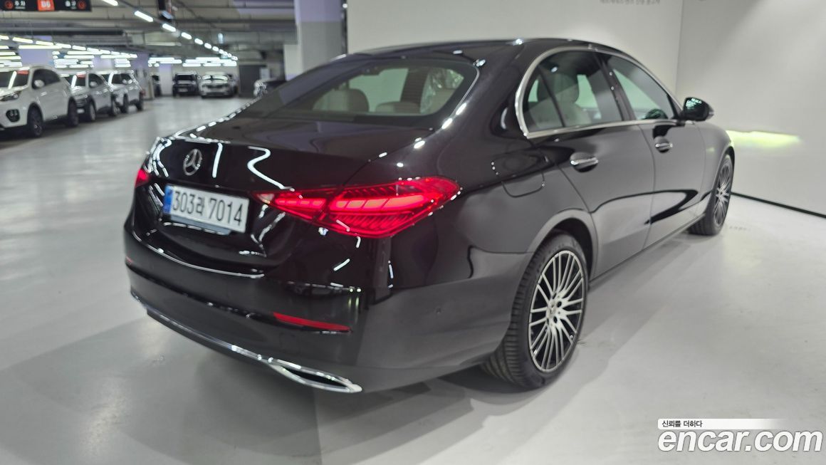 Mercedes-Benz C-Class 2025