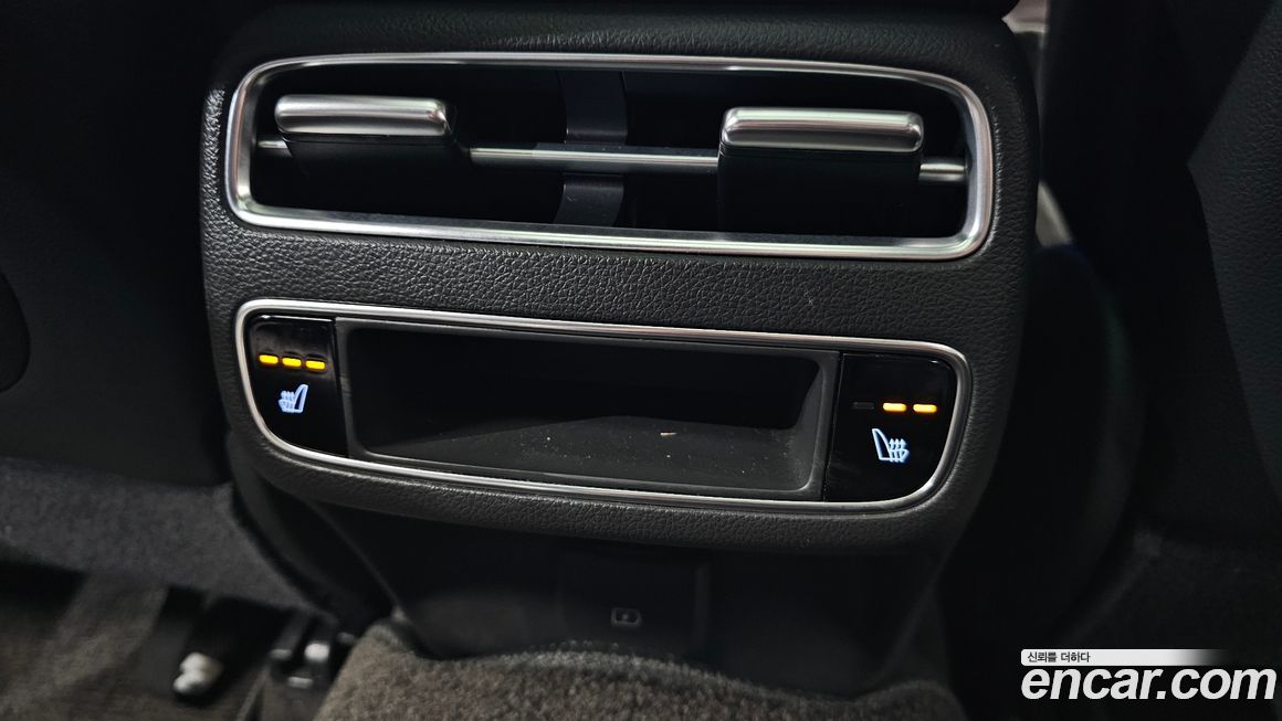 Genesis GV70 2025