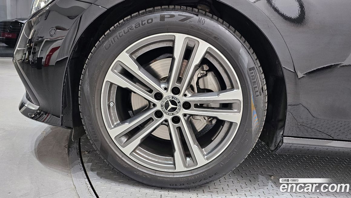 Mercedes-Benz E-Class 2023