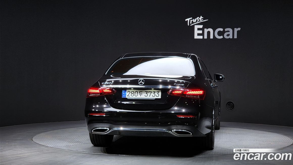 Mercedes-Benz E-Class 2022