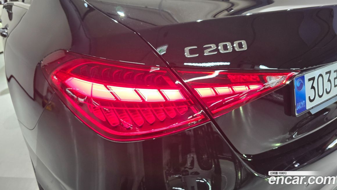 Mercedes-Benz C-Class 2025
