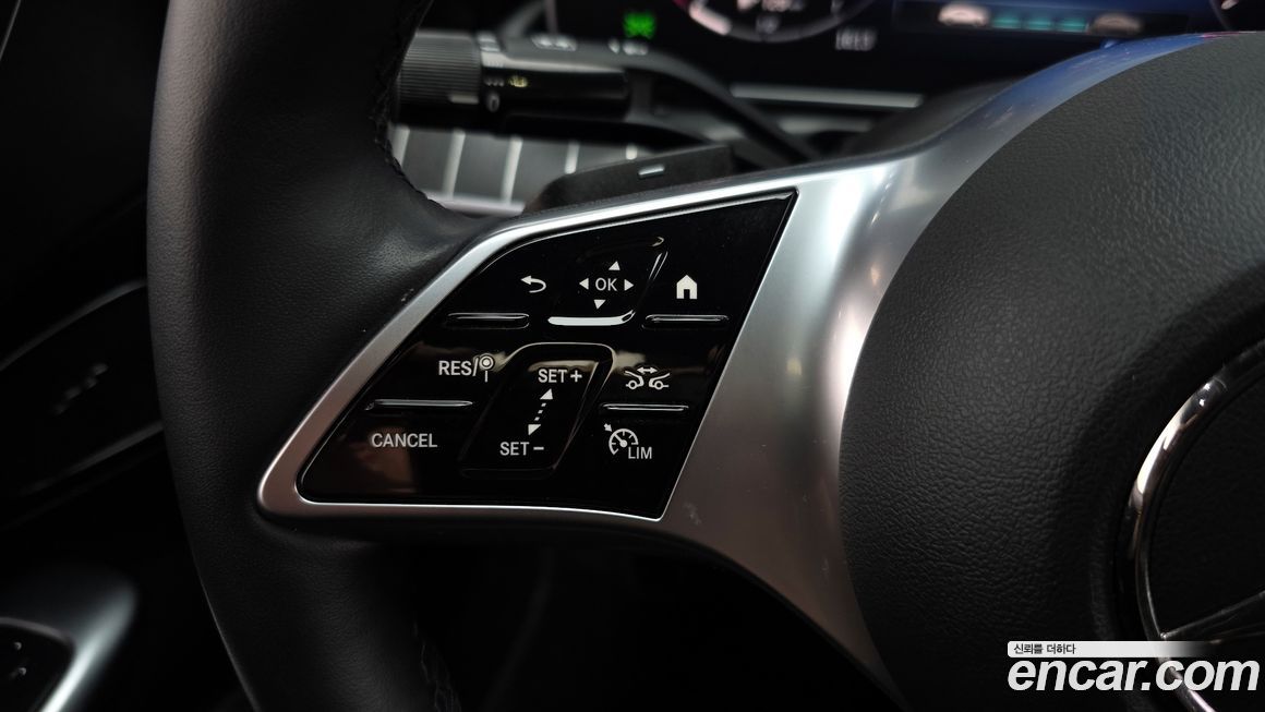Mercedes-Benz C-Class 2024