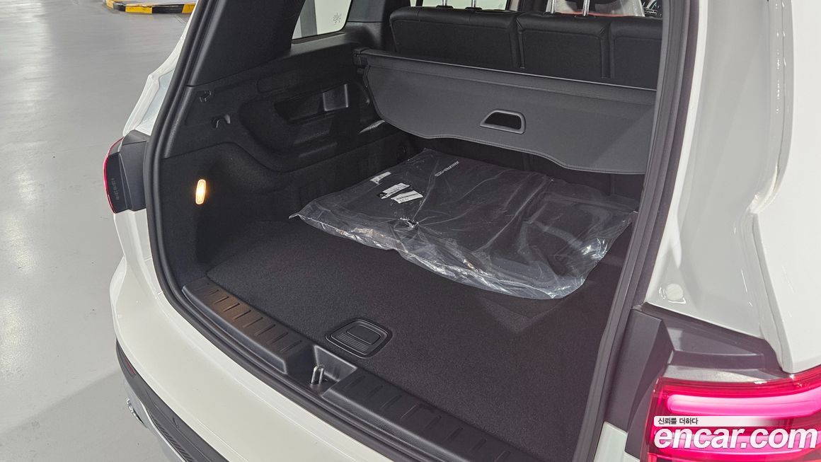 Mercedes-Benz GLB-Class 2025