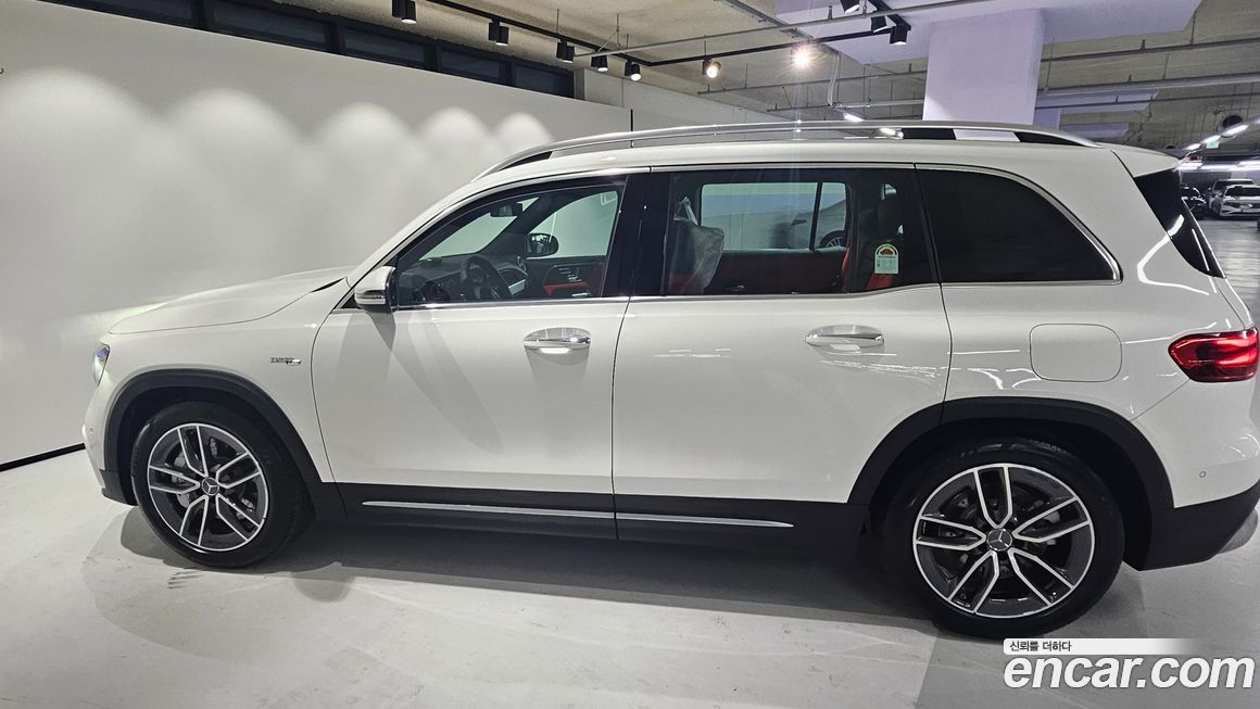 Mercedes-Benz GLB-Class 2025