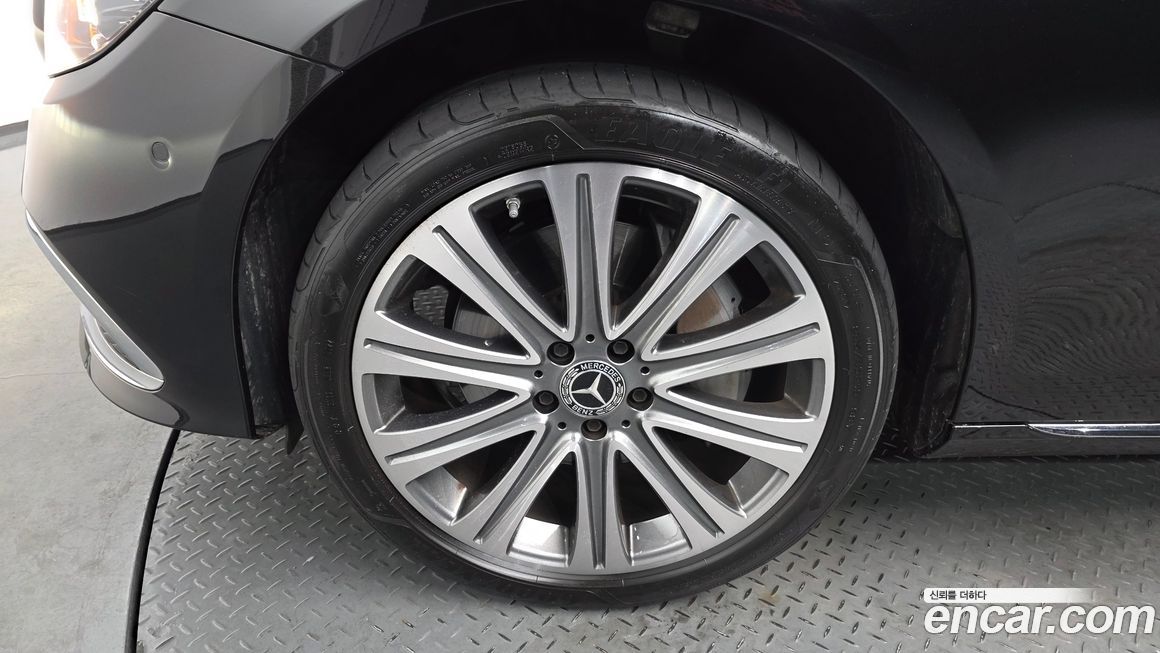 Mercedes-Benz E-Class 2023