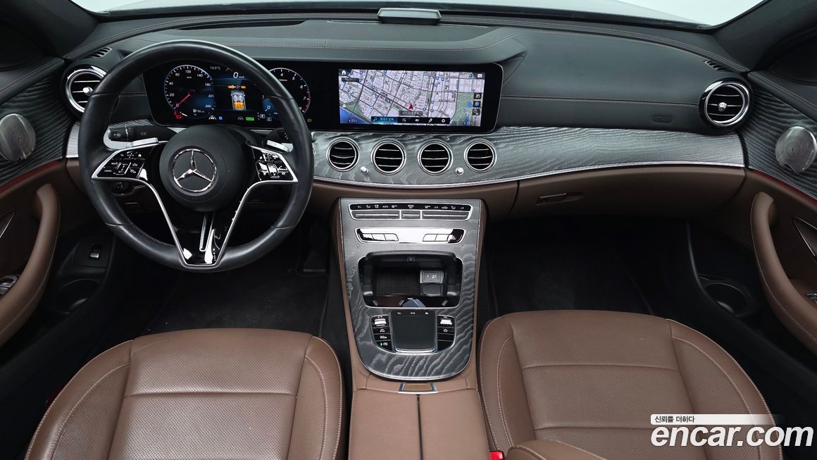 Mercedes-Benz E-Class 2023