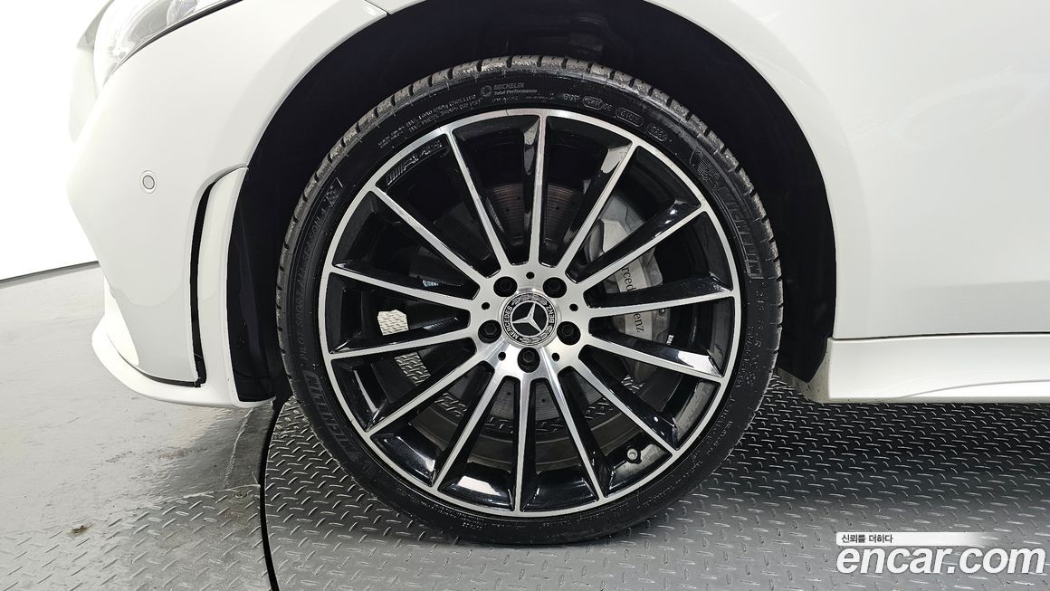 Mercedes-Benz CLS-Class 2021