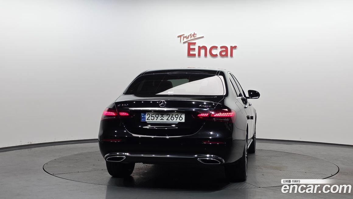 Mercedes-Benz E-Class 2023