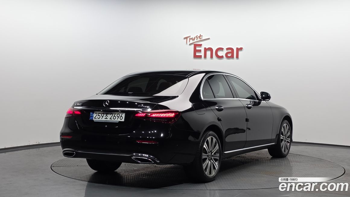 Mercedes-Benz E-Class 2023