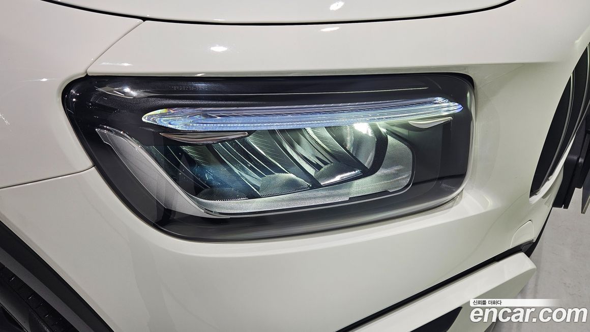 Mercedes-Benz GLB-Class 2025