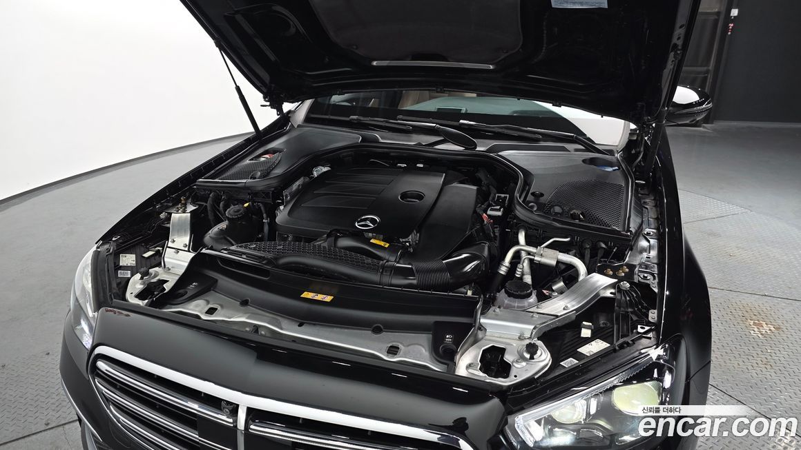 Mercedes-Benz E-Class 2023