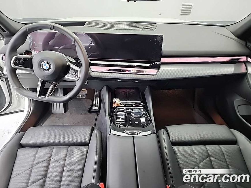 BMW 5-Series 2025