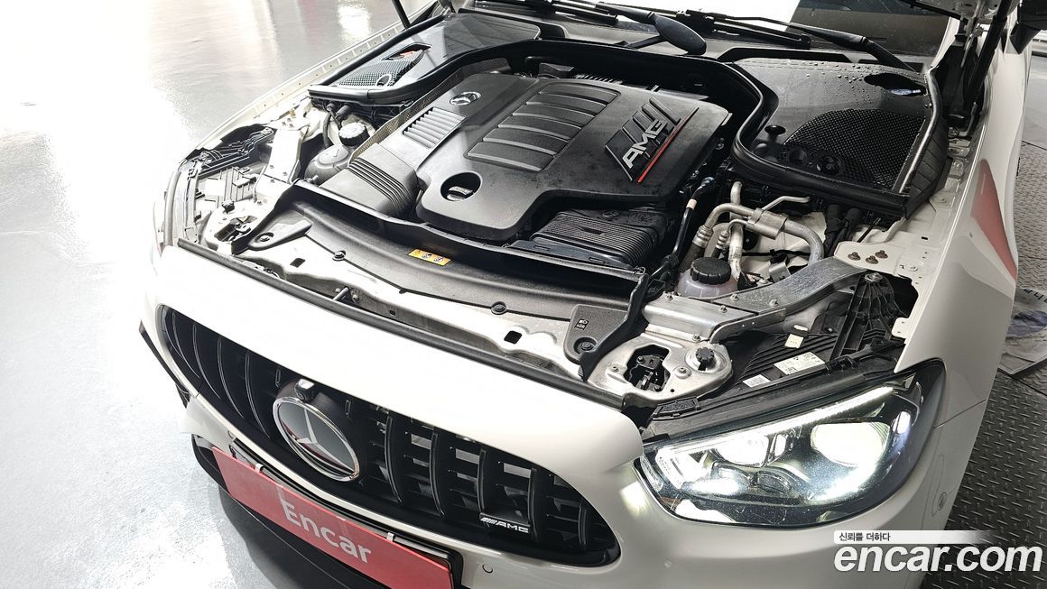 Mercedes-Benz E-Class 2023