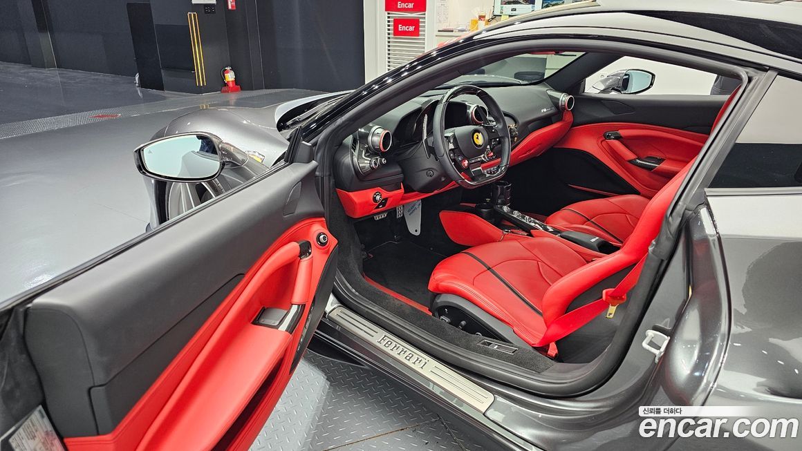 Ferrari F8 2021