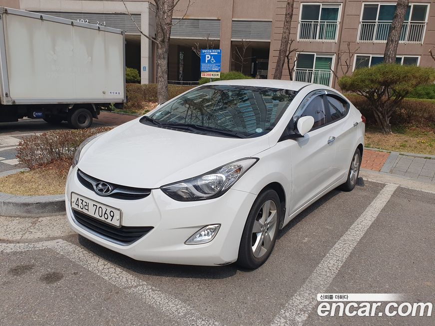 Hyundai AVANTE 2011